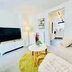 Aday - Charming Close To The Football Stadium Apartmán *