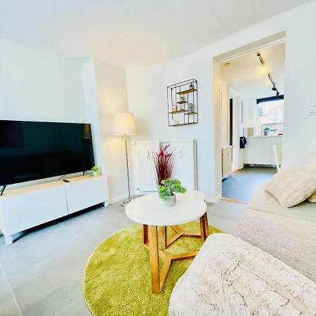 Aday - Charming Close To The Football Stadium Апартаменты *