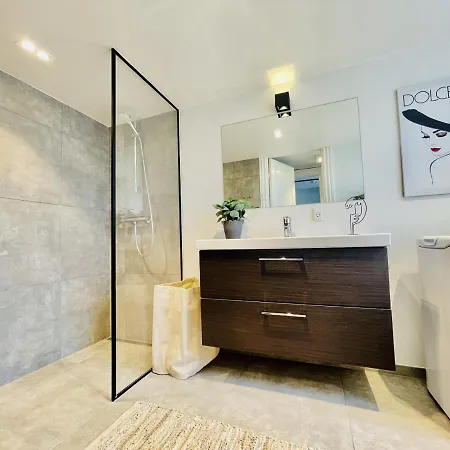 Aday - Charming Close To The Football Stadium Апартаменты