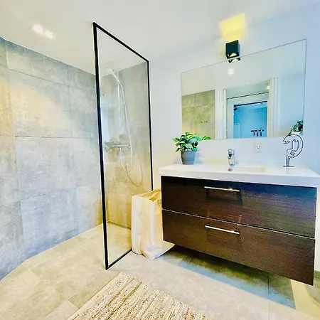 Апартаменты Aday - Charming Close To The Football Stadium